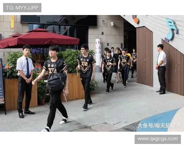 CSGO战术解析IG战队中路突破体系的成功秘诀与实战应用