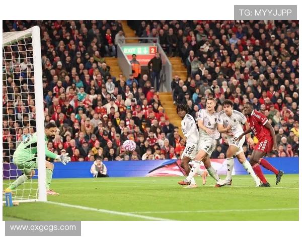 2000年英超经典对决曼联与利物浦的激烈较量与历史意义