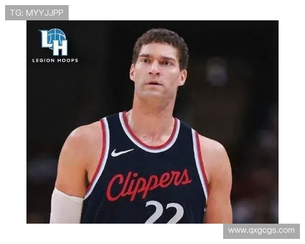 布鲁克洛佩斯：从NBA巨星到篮球战术的关键角色解析
