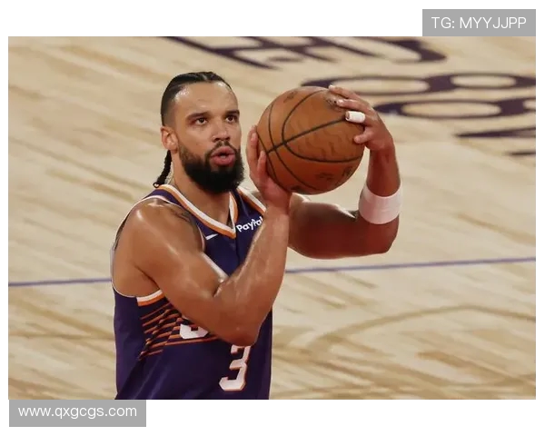 德文布克领衔太阳队崛起成NBA新星的背后故事与奋斗历程 德文布克领衔太阳队崛起成NBA新星的背后故事与奋斗历程