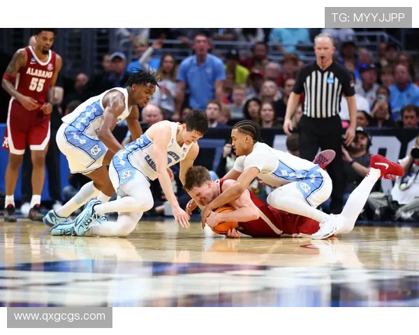 森林狼与爵士激战正酣谁能在这场对决中笑到最后