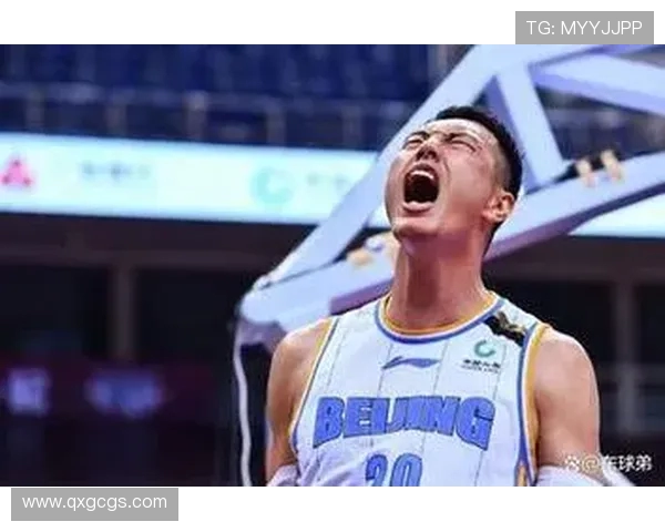 翟晓川：从篮球场上的拼搏者到生活中的追梦人，展现多元魅力与坚持精神